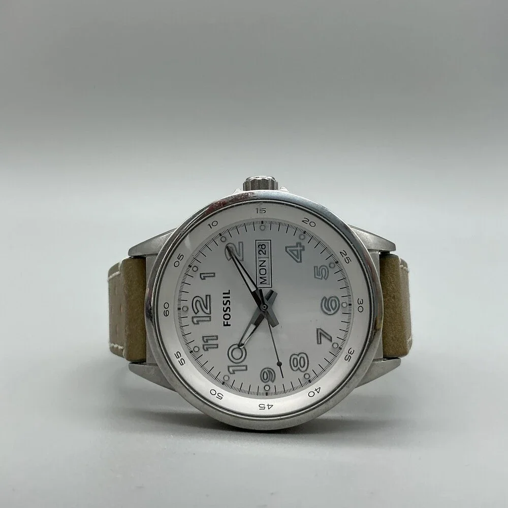 Fossil Womens Watch 38mm Silver Tone Leather Day Date BQ1622 New Battery
